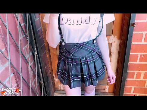 ❤️ A estudante chupa profundamente a sua pila e fode em vez de aulas. Porno duro em nós ❌️❤