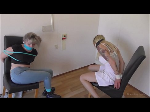 ❤️ Viciado / amarrado e amordaçado / donzela em apuros Porno duro em nós ❌️❤